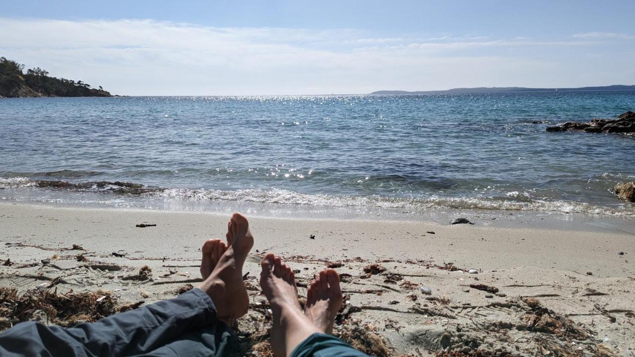 Studio Climatise Avec Coin Nuit 150M De La Plage Le Lavandou Exterior photo